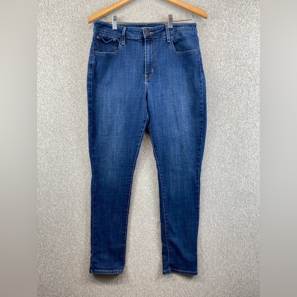 Levi’s 721 high rise skinny jeans size 32 dark wash wardrobe basics bodycon